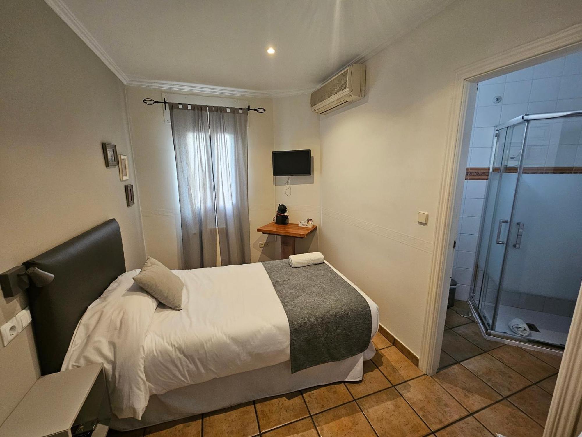 Hostal La Campana Τολέδο Εξωτερικό φωτογραφία